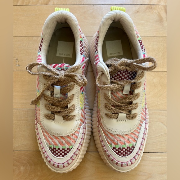 Dolce Vita Women’s Daran Wedge Sneaker - Picture 3 of 14